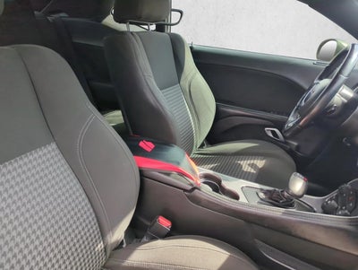 2022 Dodge Challenger SXT RWD