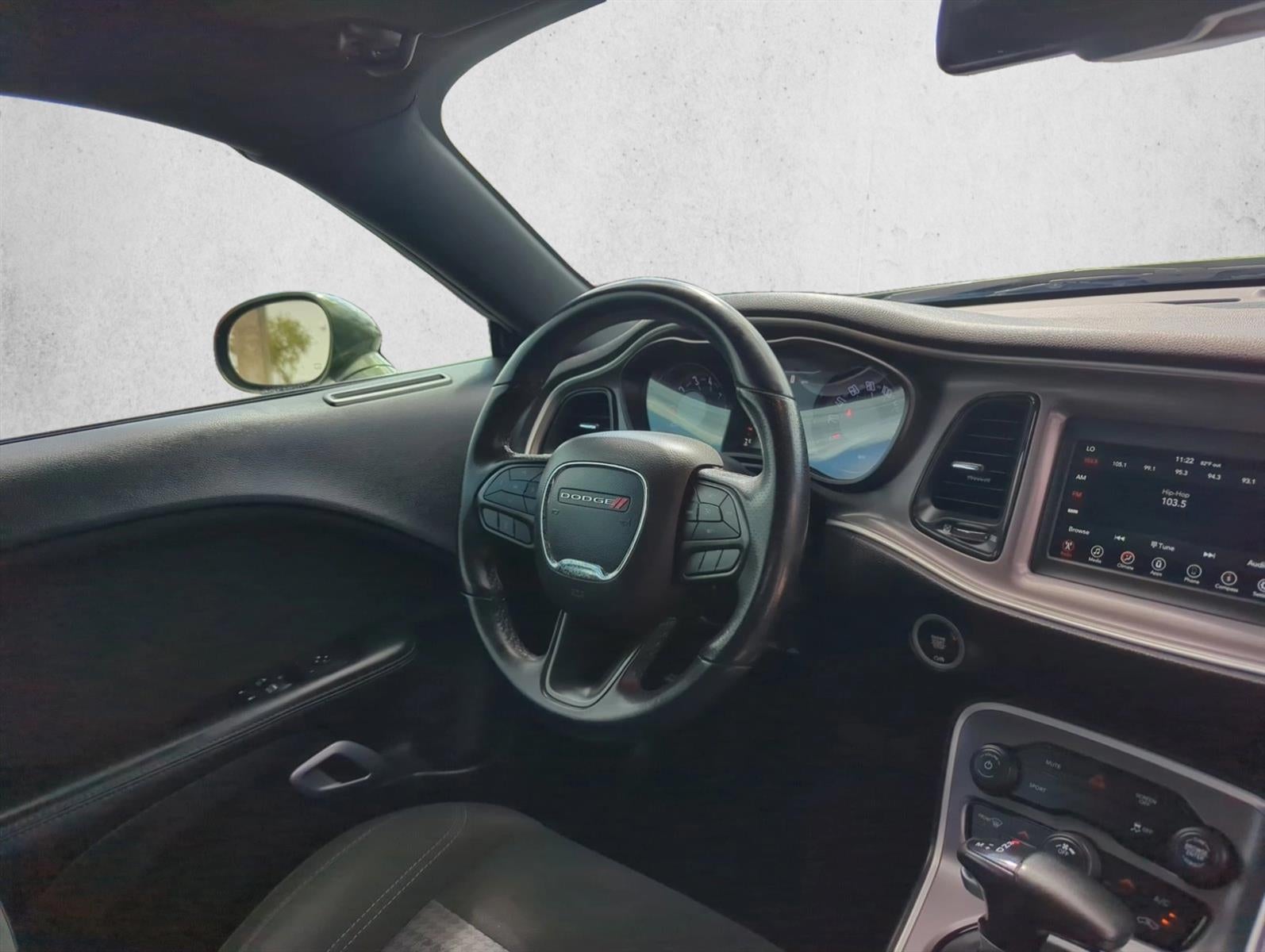 2022 Dodge Challenger SXT RWD