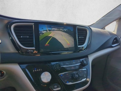 2022 Chrysler Pacifica Touring L FWD