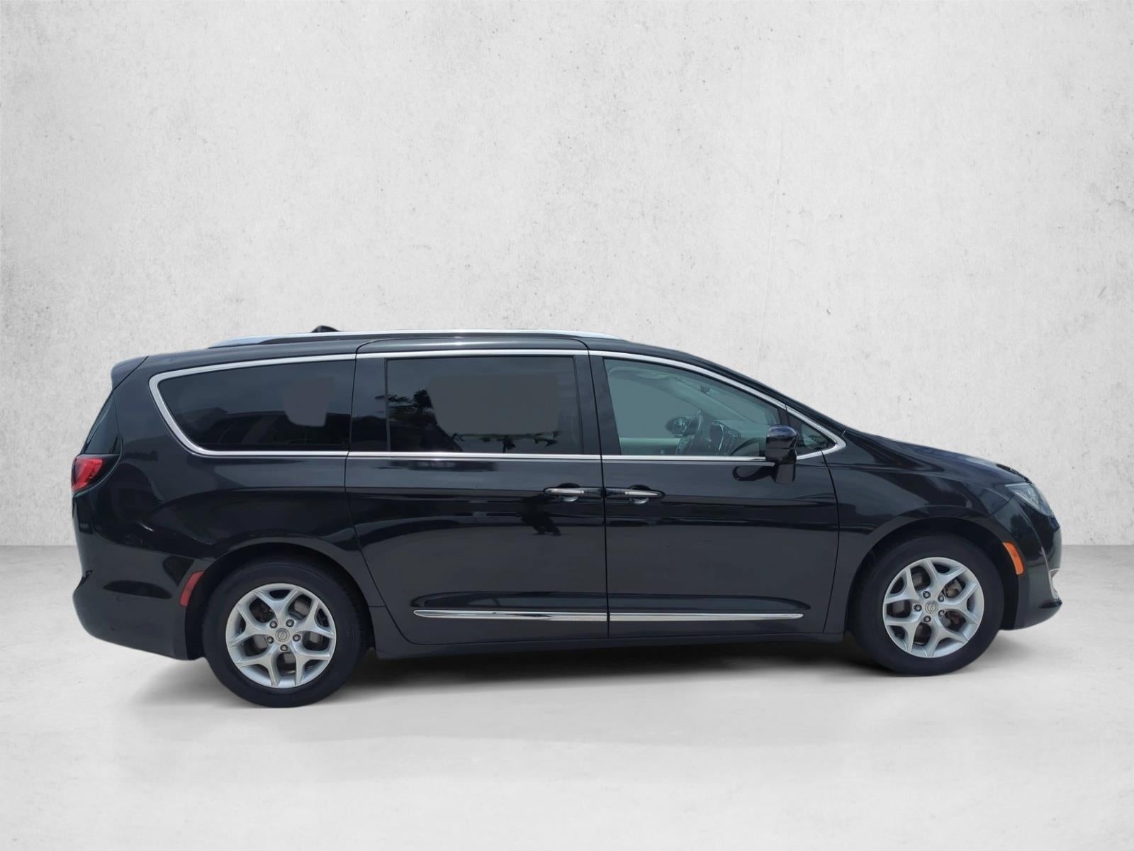 2018 Chrysler Pacifica Touring L FWD