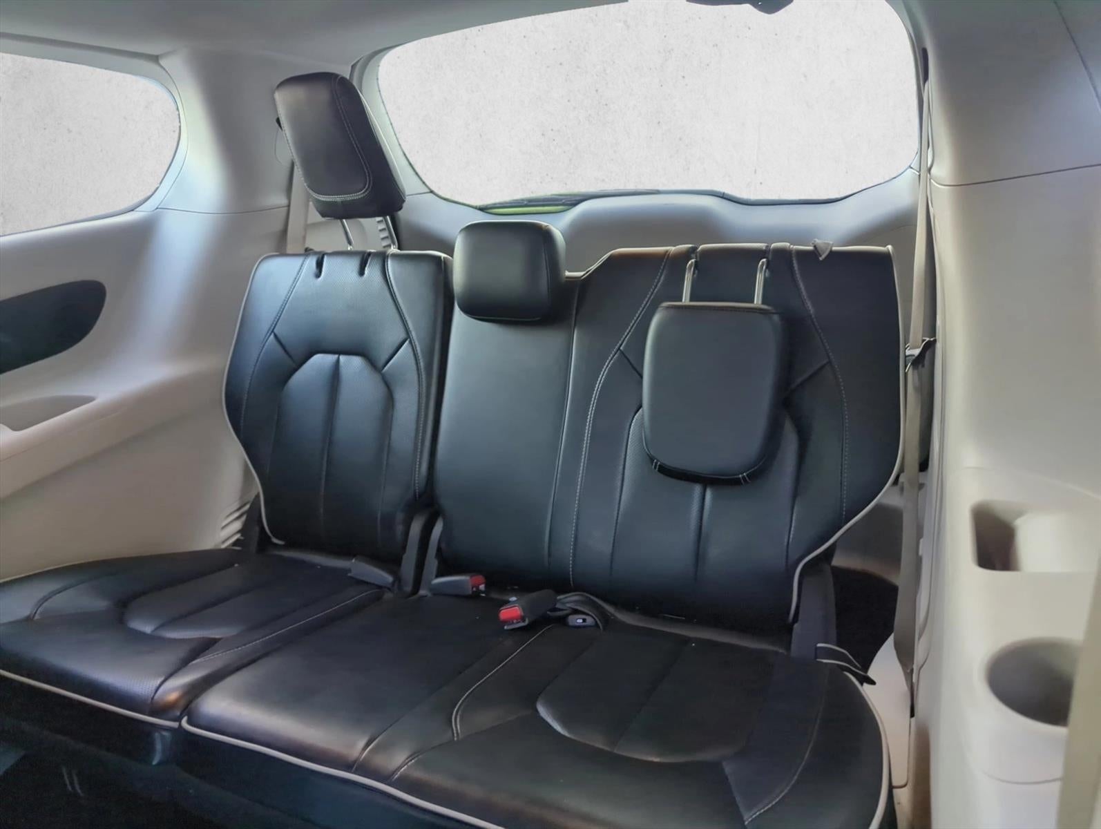 2023 Chrysler Pacifica Hybrid Limited FWD