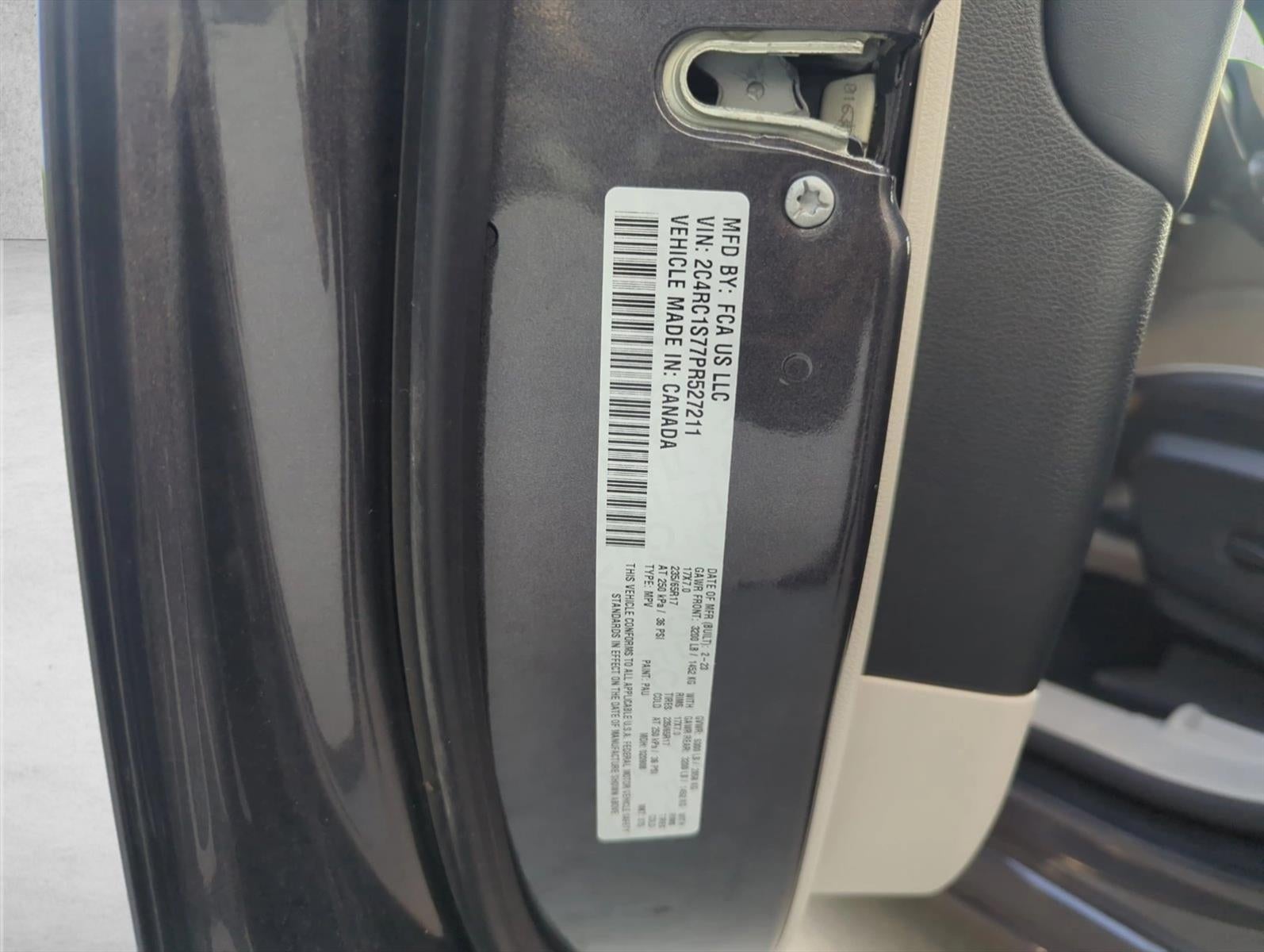 2023 Chrysler Pacifica Hybrid Limited FWD