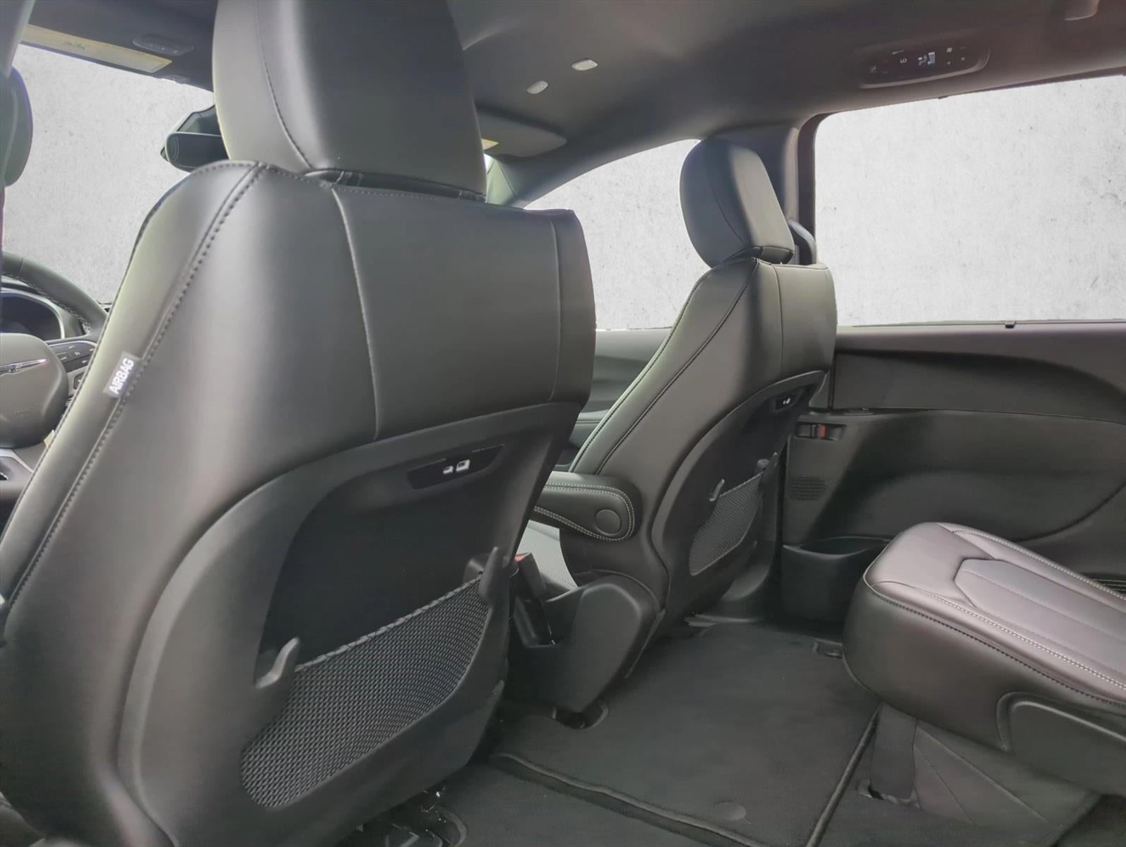 2025 Chrysler Pacifica Select AWD