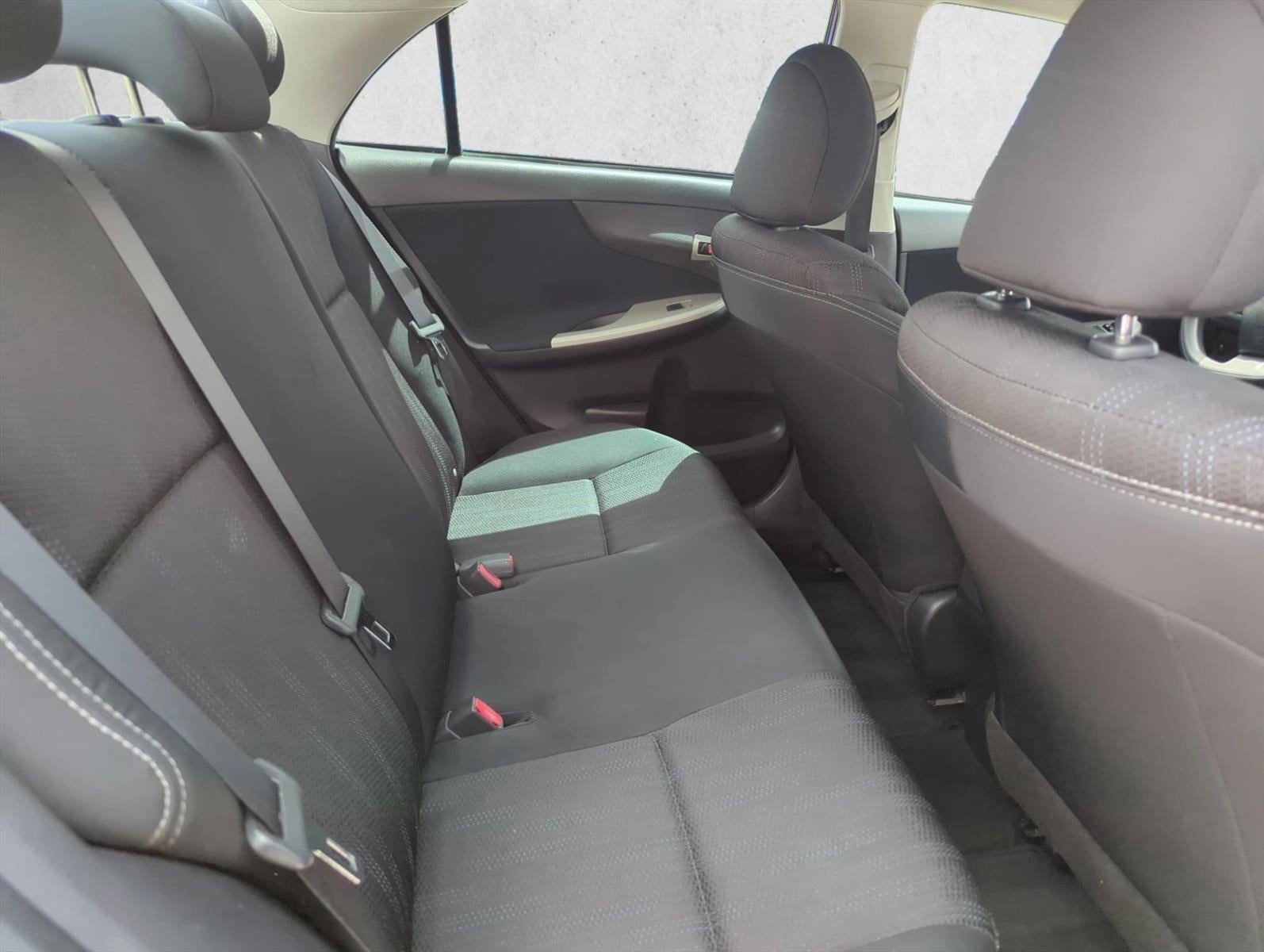 2013 Toyota Corolla 4dr Sdn Auto S (Natl)