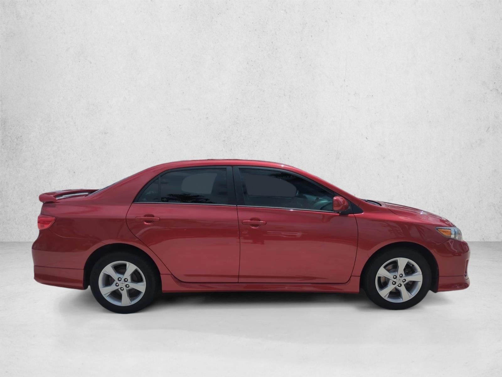 2013 Toyota Corolla 4dr Sdn Auto S (Natl)