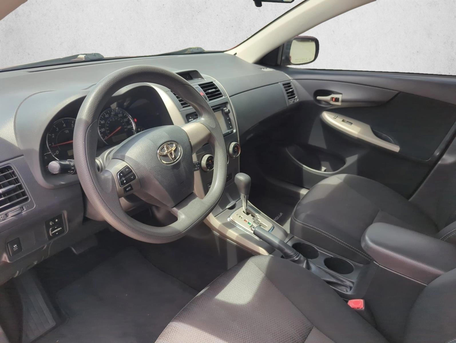 2013 Toyota Corolla 4dr Sdn Auto S (Natl)