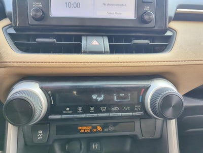 2019 Toyota RAV4 LE FWD (GS)