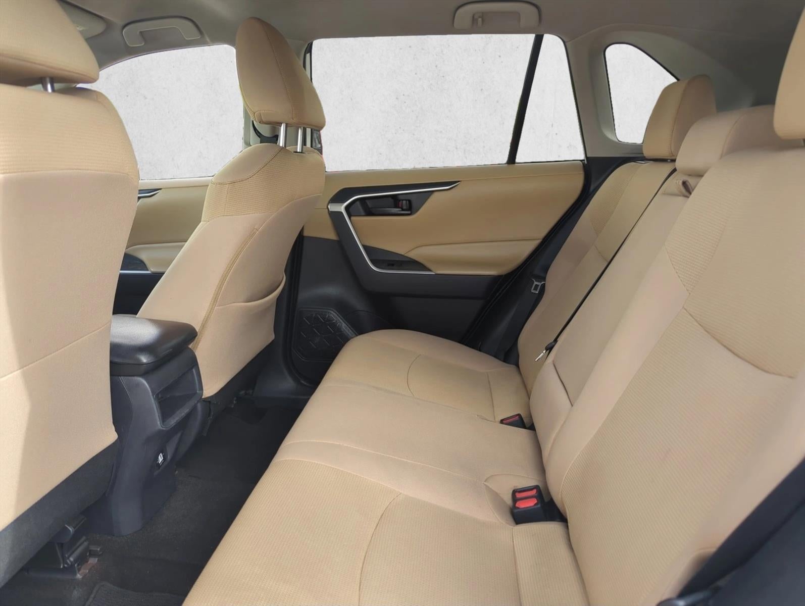 2019 Toyota RAV4 LE FWD (GS)