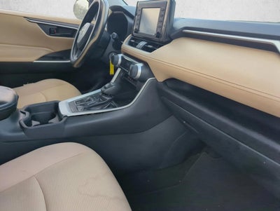 2019 Toyota RAV4 LE FWD (GS)