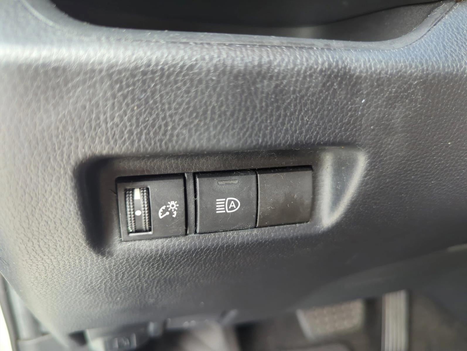 2019 Toyota RAV4 LE FWD (GS)