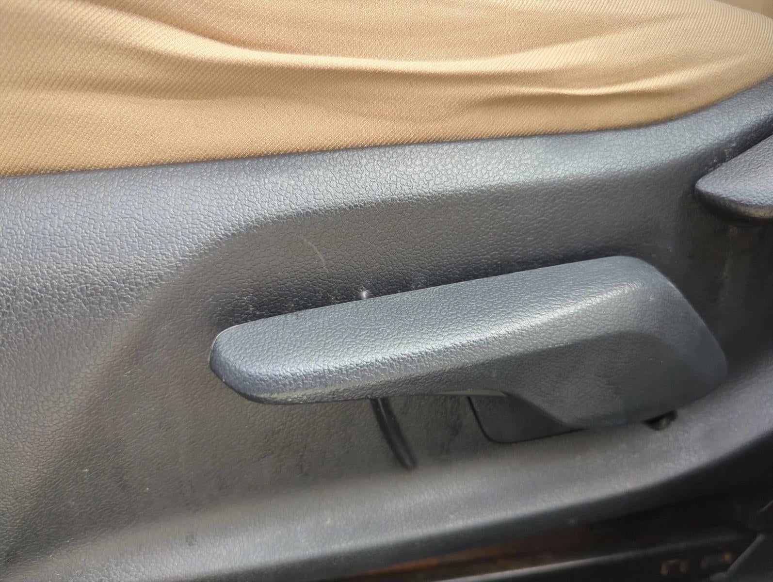 2019 Toyota RAV4 LE FWD (GS)