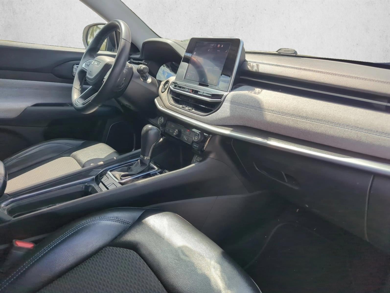 2022 Jeep Compass Latitude FWD