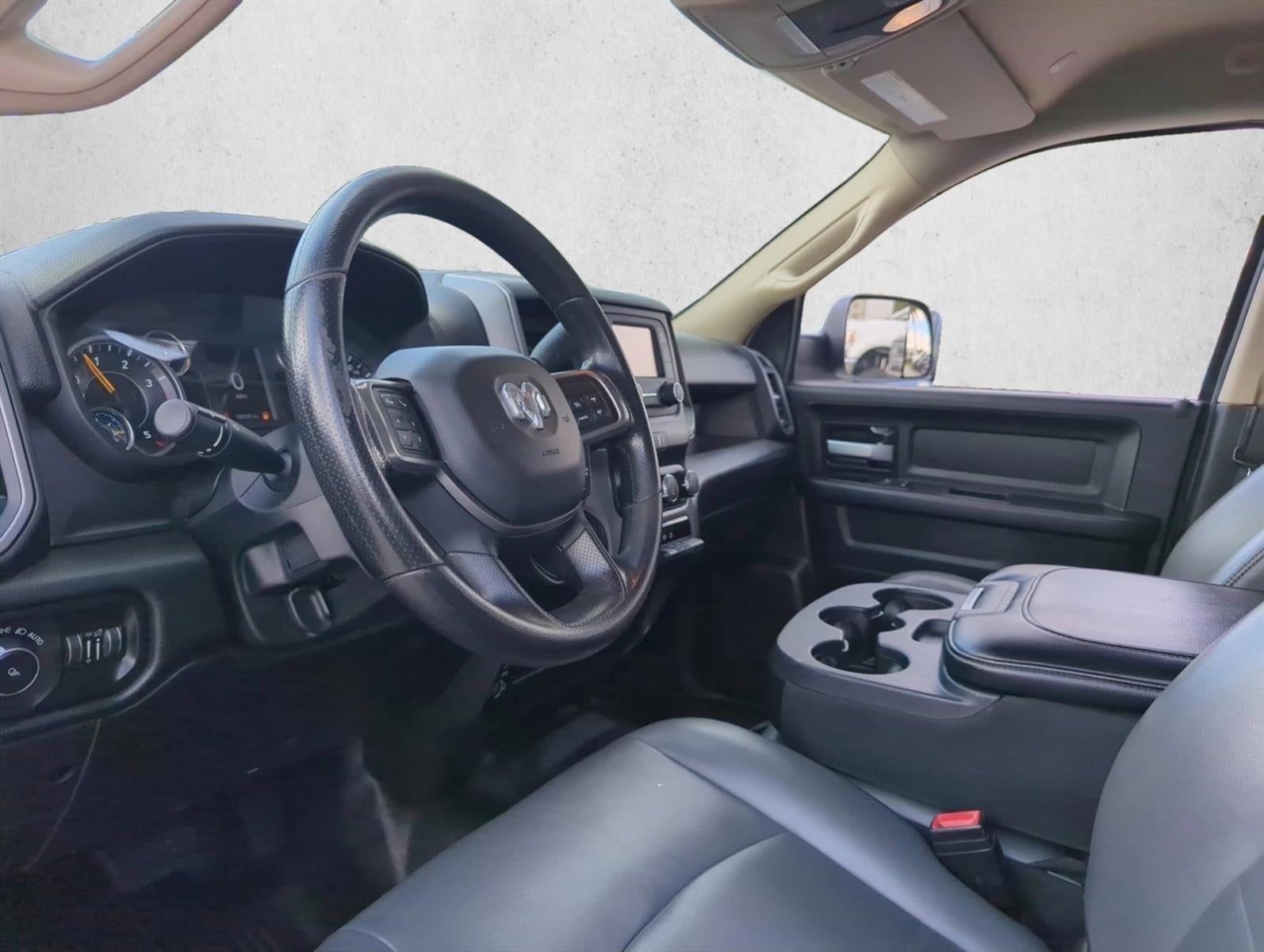 2019 RAM 3500 Tradesman 4x2 Crew Cab 8' Box