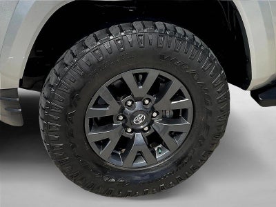 2023 Toyota Tacoma 2WD 2WD SR5 Double Cab 5' Bed V6 AT (GS)