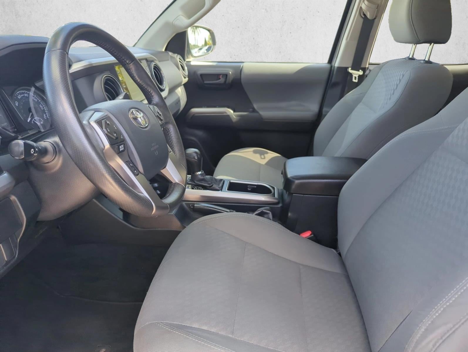 2020 Toyota Tacoma 2WD 2WD SR5 Double Cab 5' Bed V6 AT (GS)
