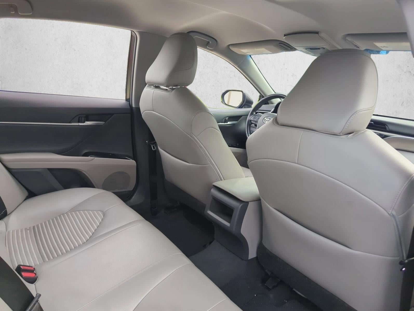 2018 Toyota Camry SE Auto (SE)