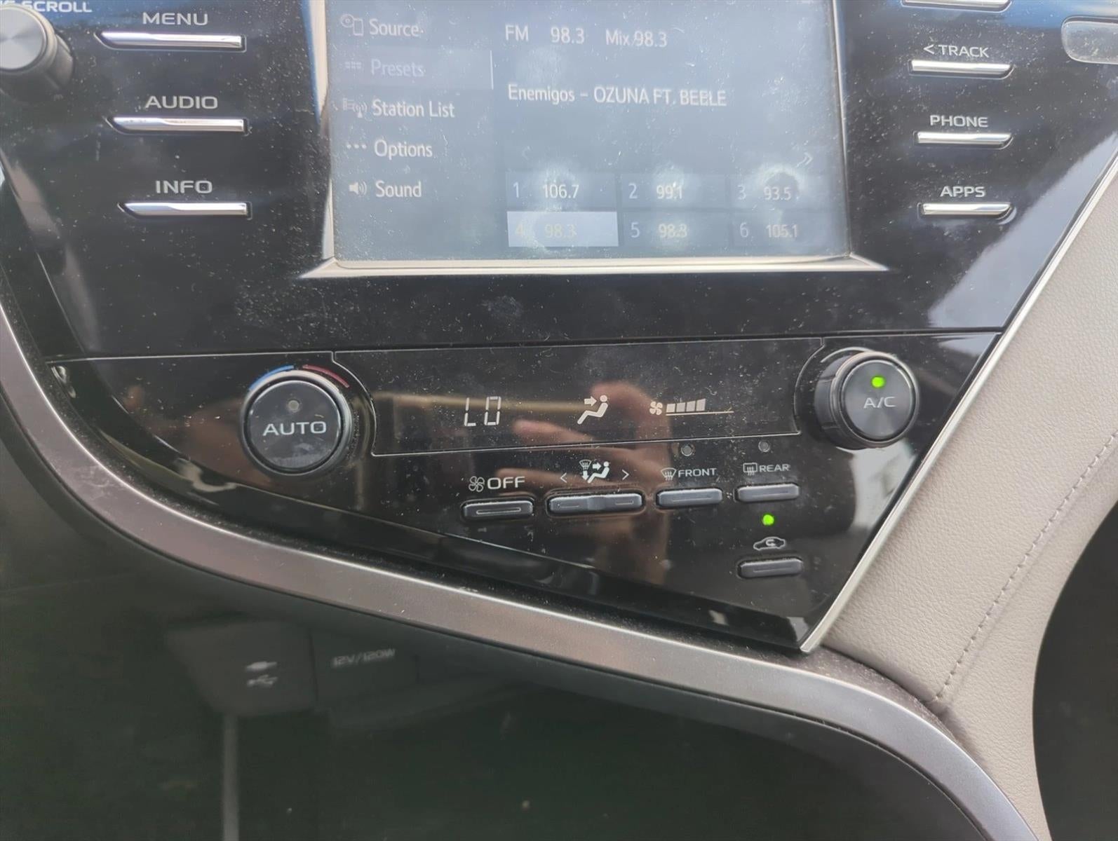 2018 Toyota Camry SE Auto (SE)