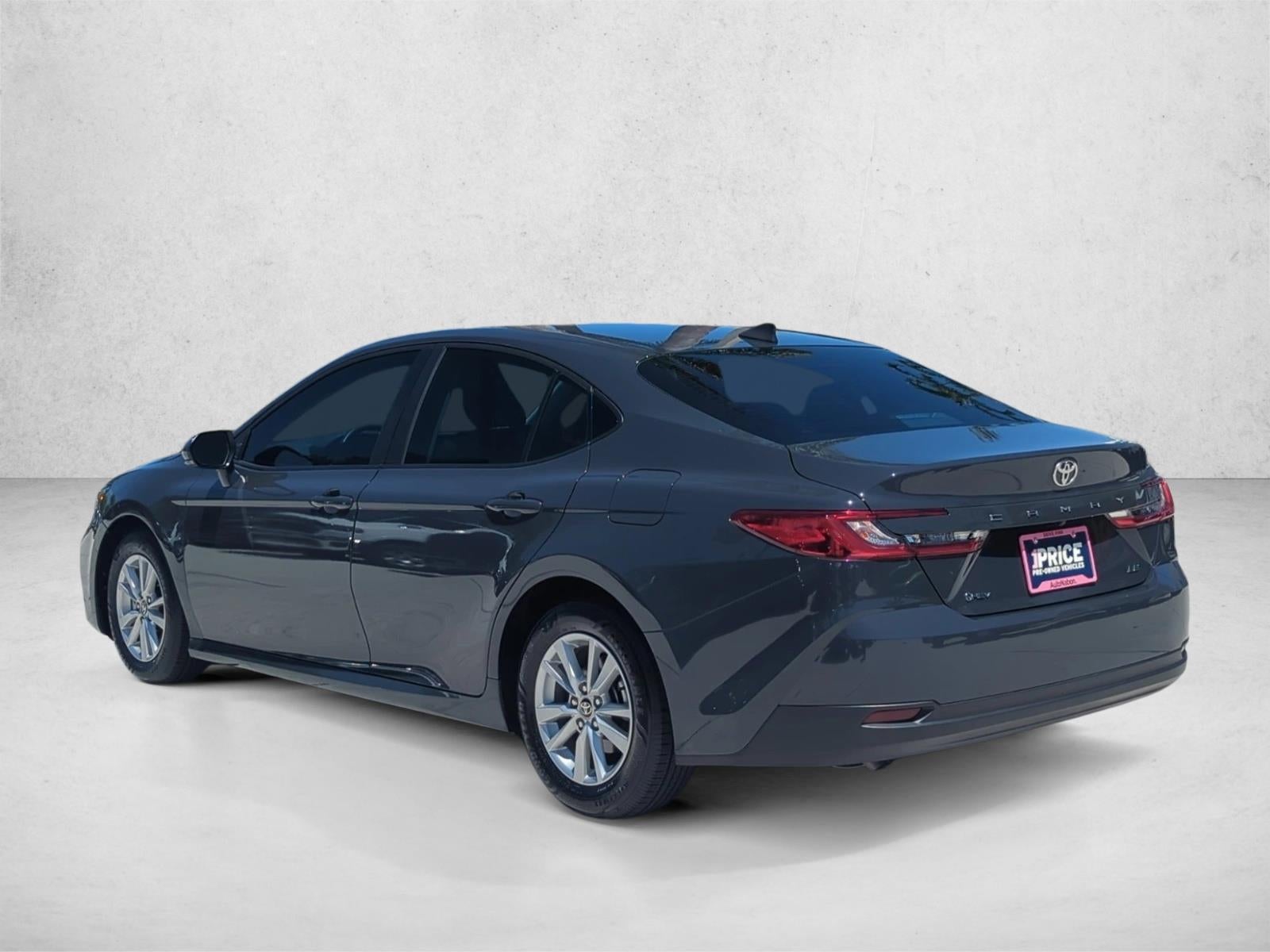 2025 Toyota Camry LE (SE)
