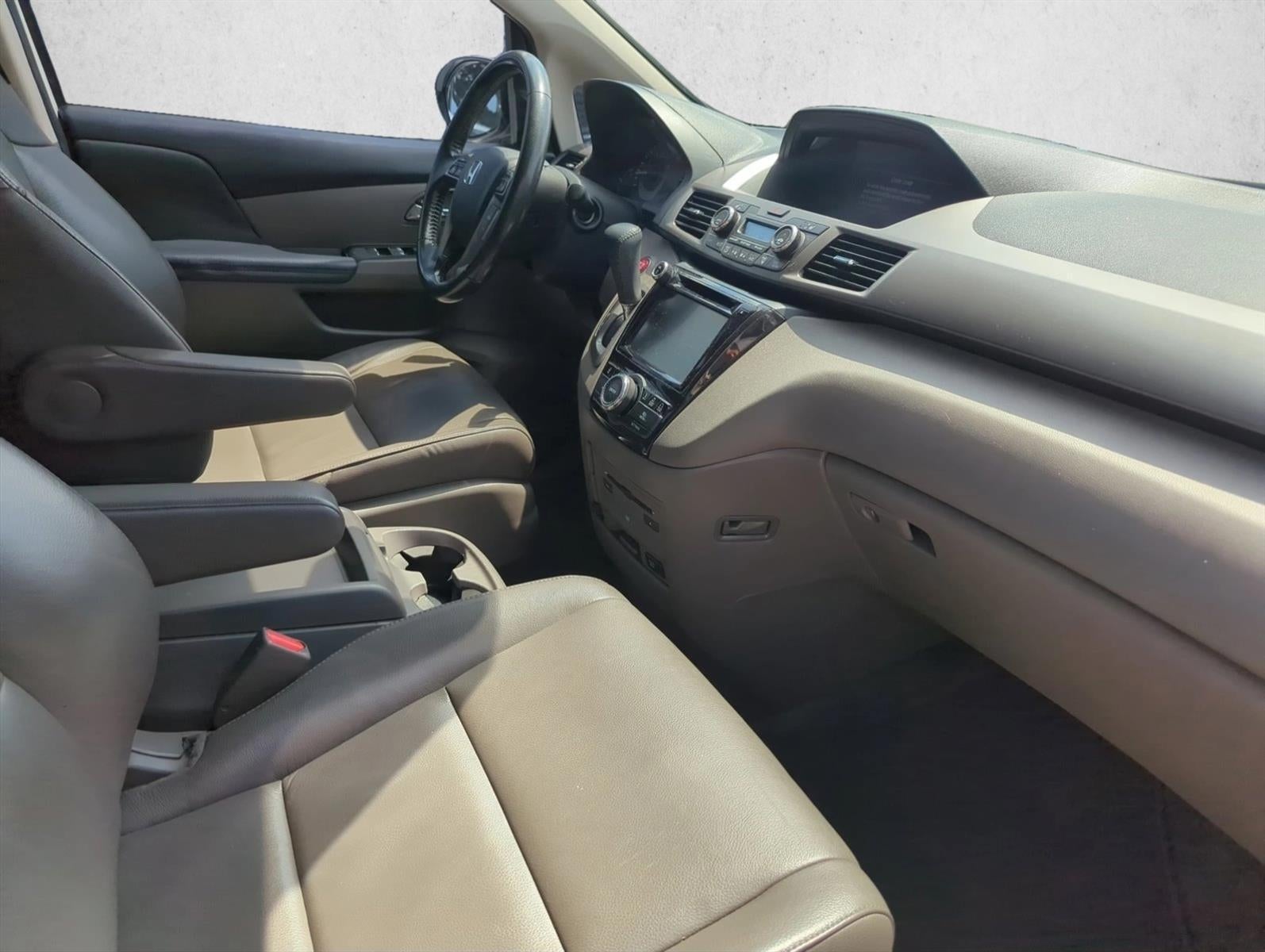 2016 Honda Odyssey Touring Elite with DVD Rear Entertainment System and Navigation