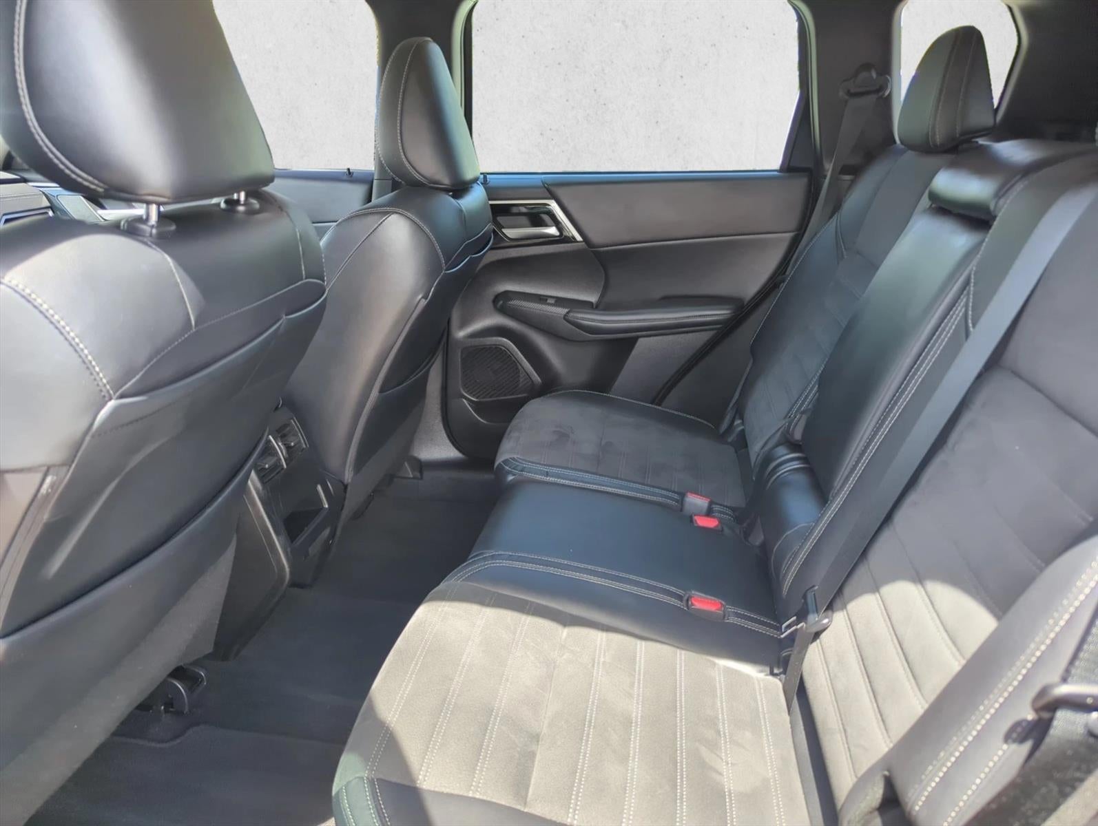 2023 Mitsubishi Outlander SE S-AWC