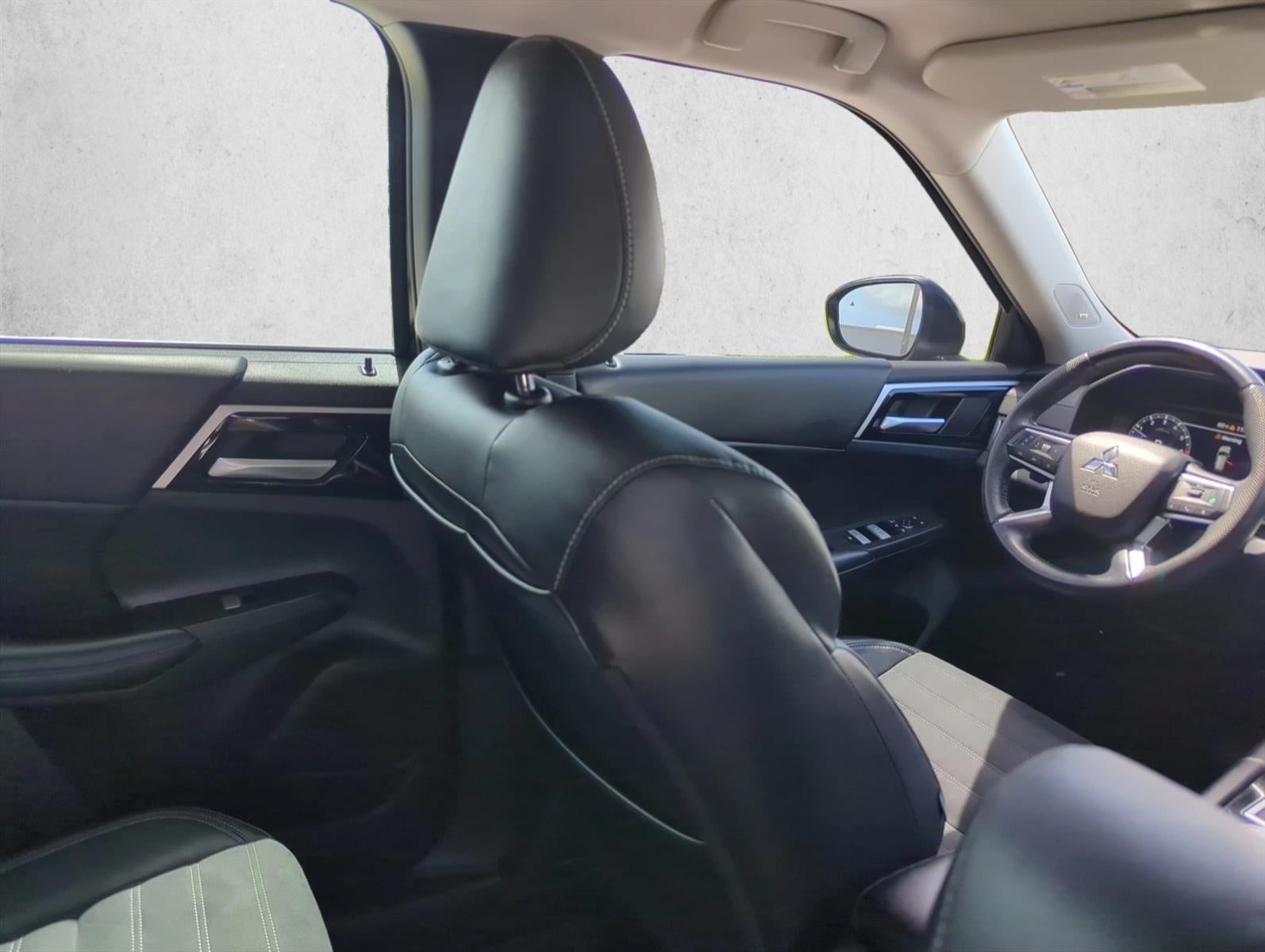 2023 Mitsubishi Outlander SE S-AWC