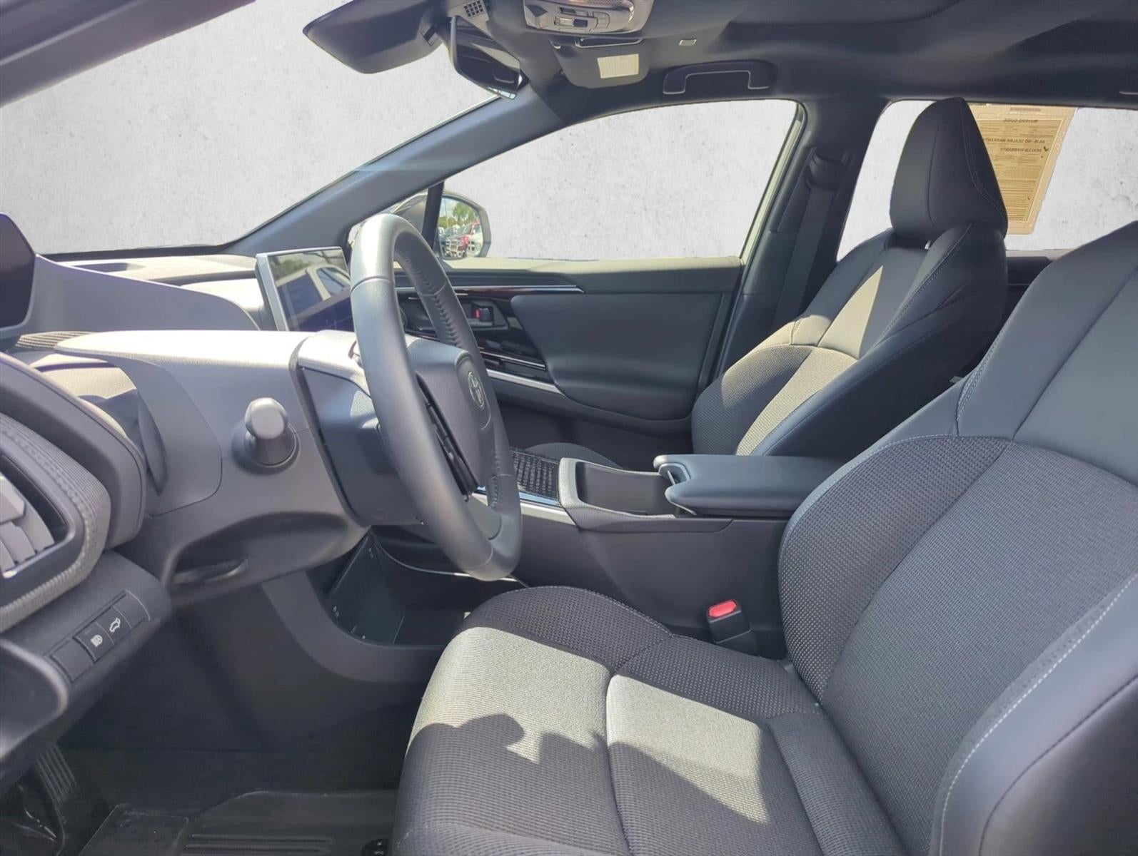 2025 Toyota bZ4X XLE FWD (Natl)