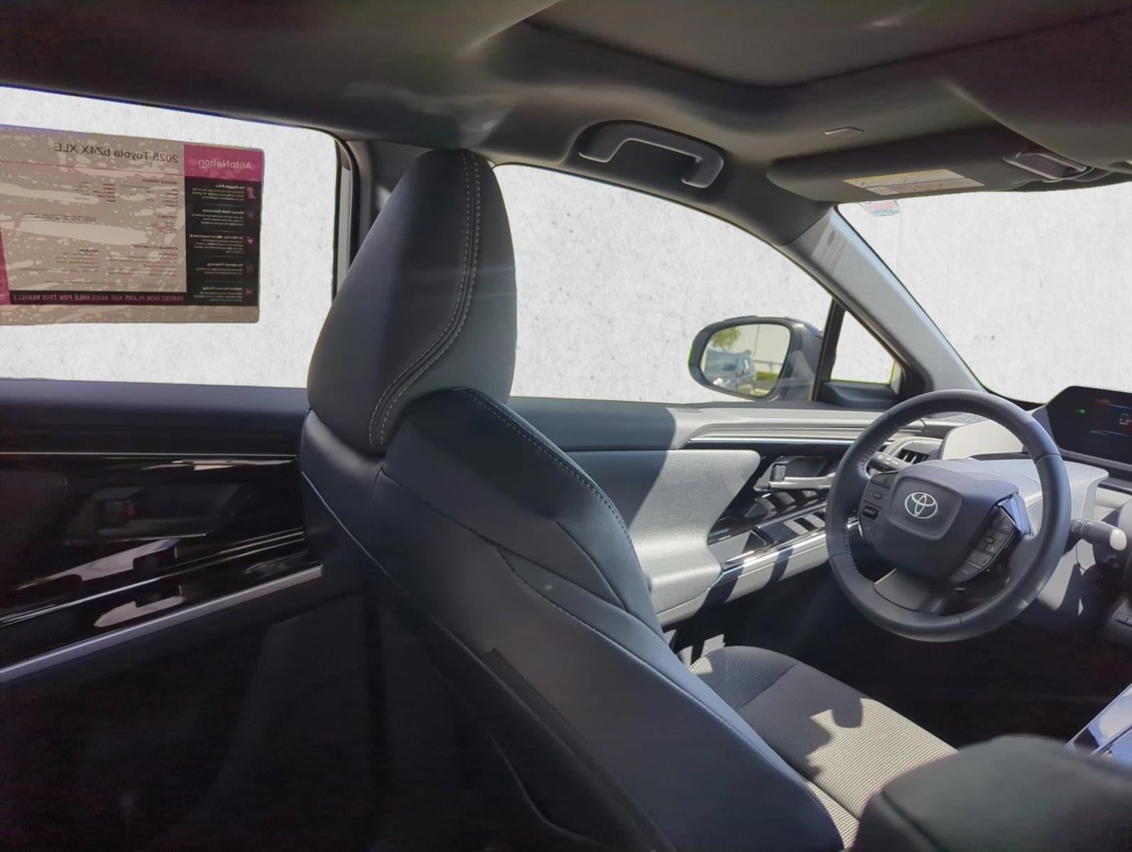 2025 Toyota bZ4X XLE FWD (Natl)