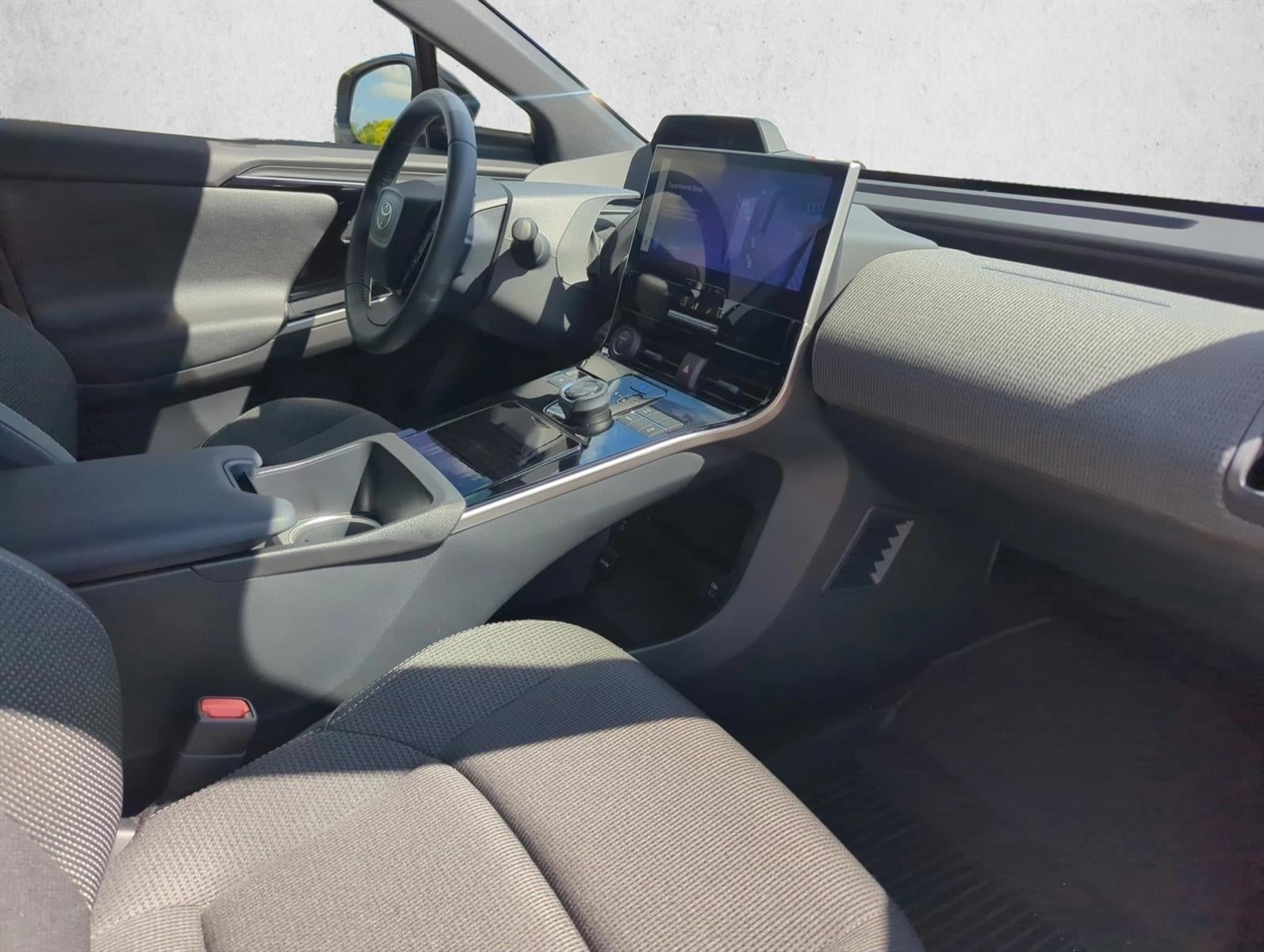 2025 Toyota bZ4X XLE FWD (Natl)