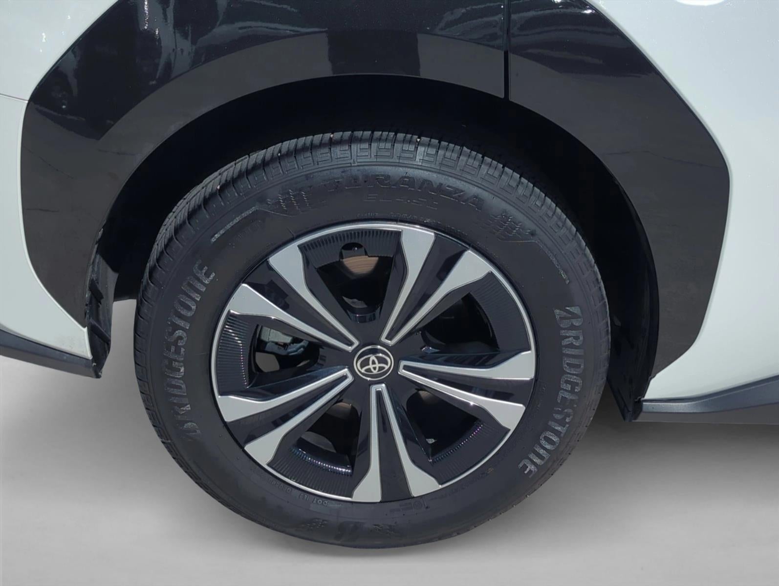 2025 Toyota bZ4X XLE FWD (Natl)