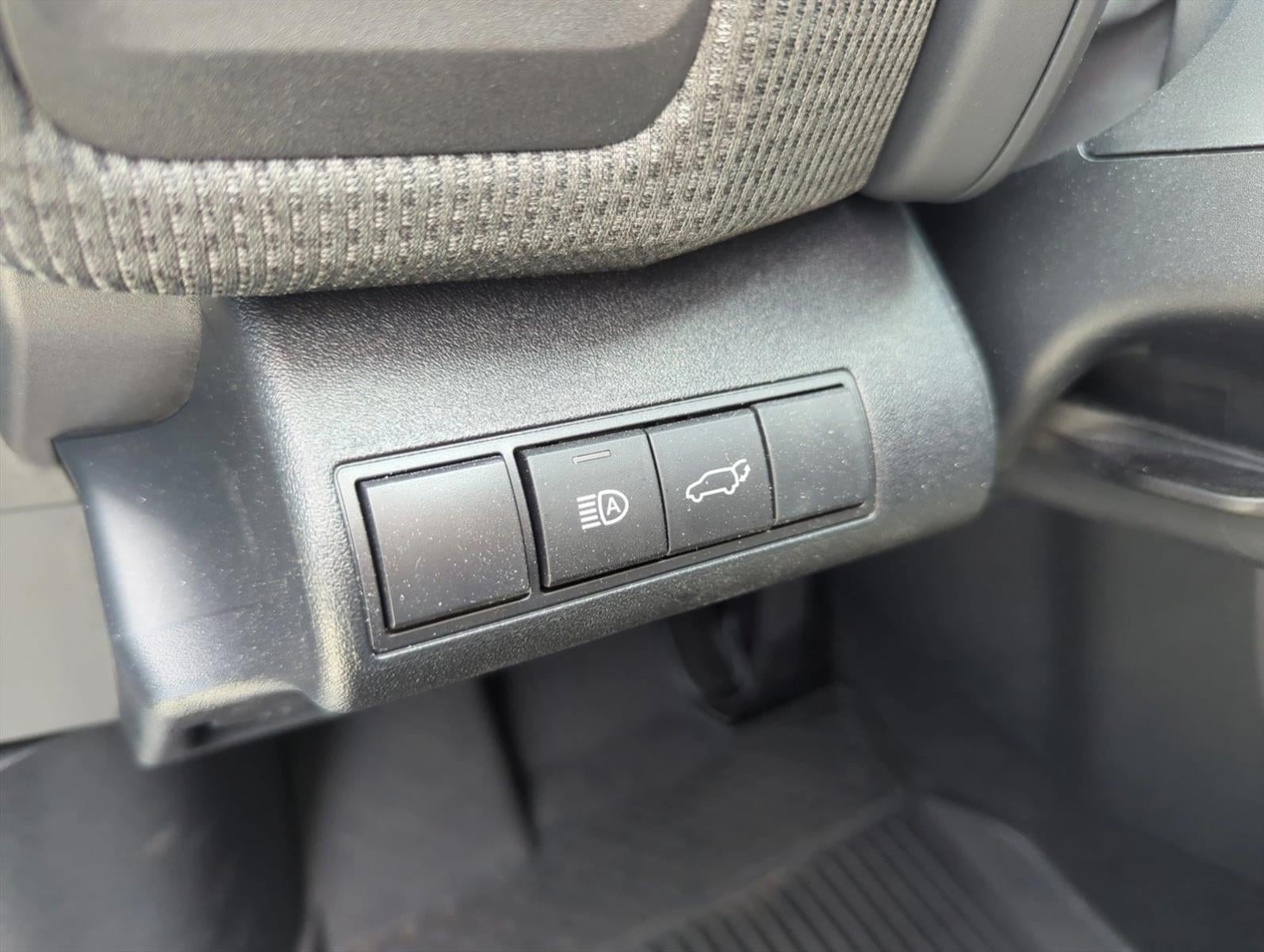 2025 Toyota bZ4X XLE FWD (Natl)