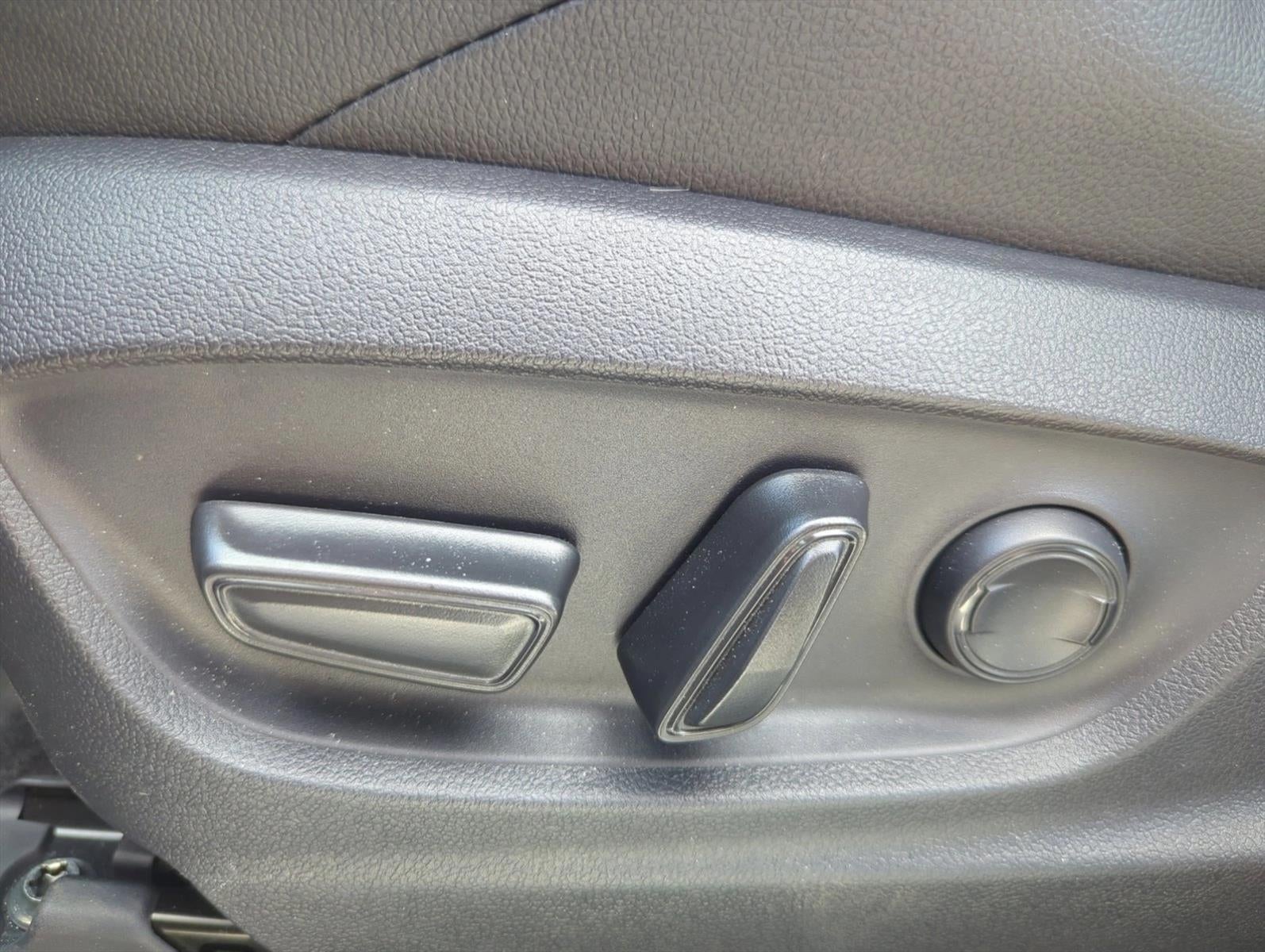 2025 Toyota bZ4X XLE FWD (Natl)