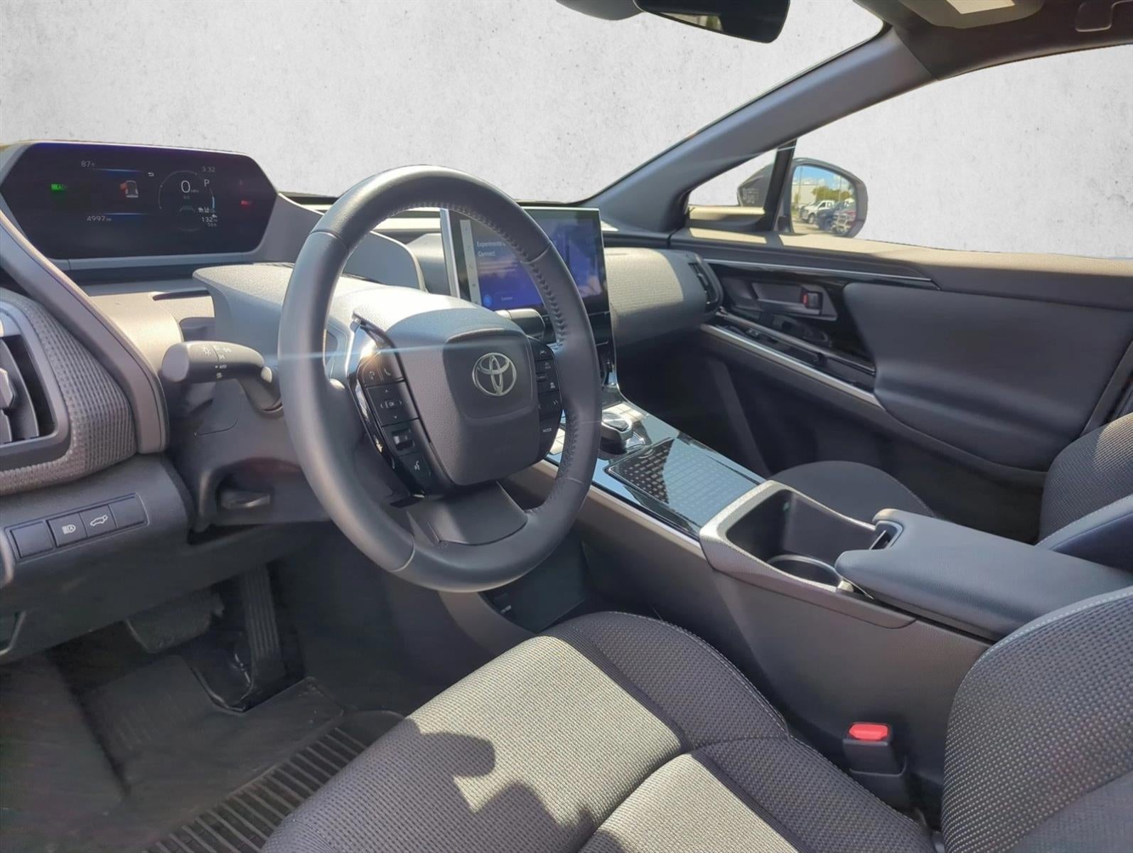 2025 Toyota bZ4X XLE FWD (Natl)