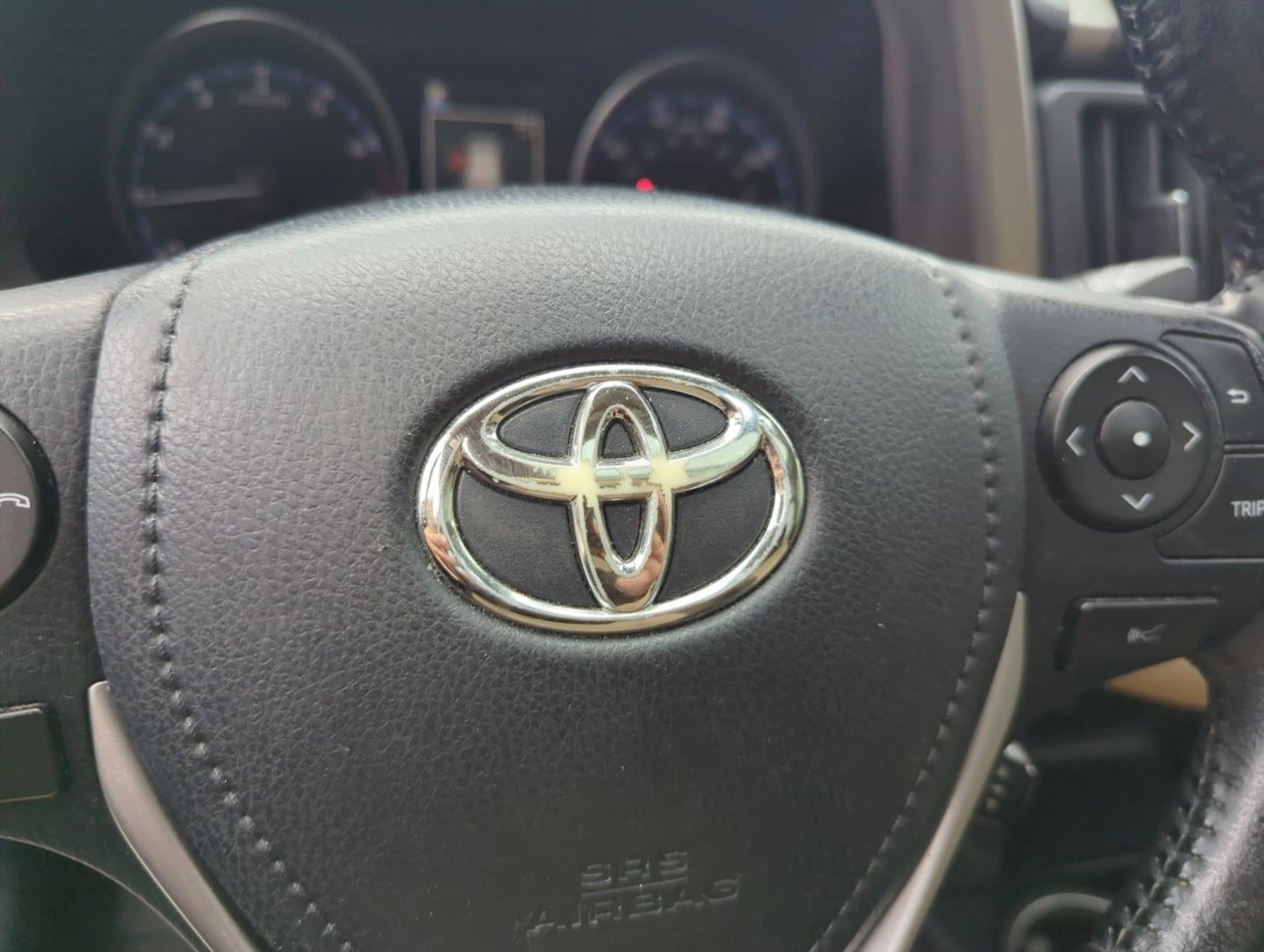 2018 Toyota RAV4 XLE FWD (GS)