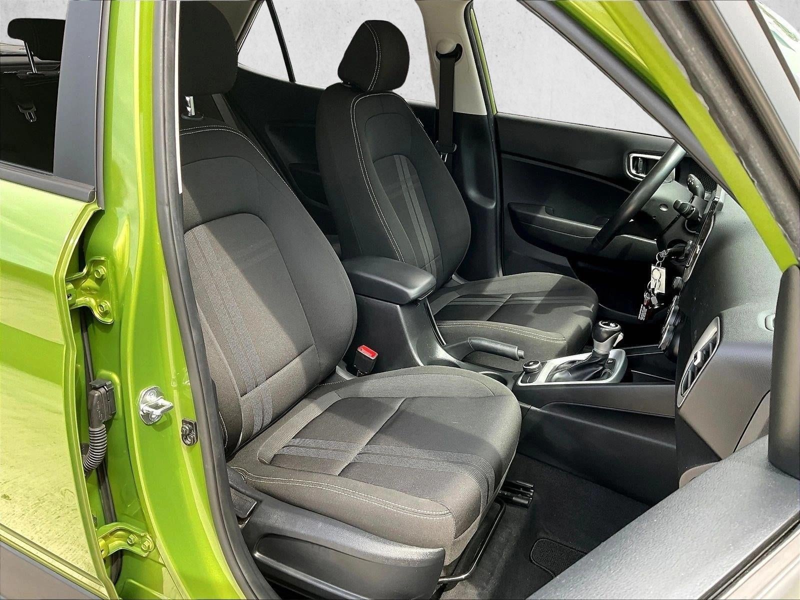 2023 Hyundai VENUE SEL IVT