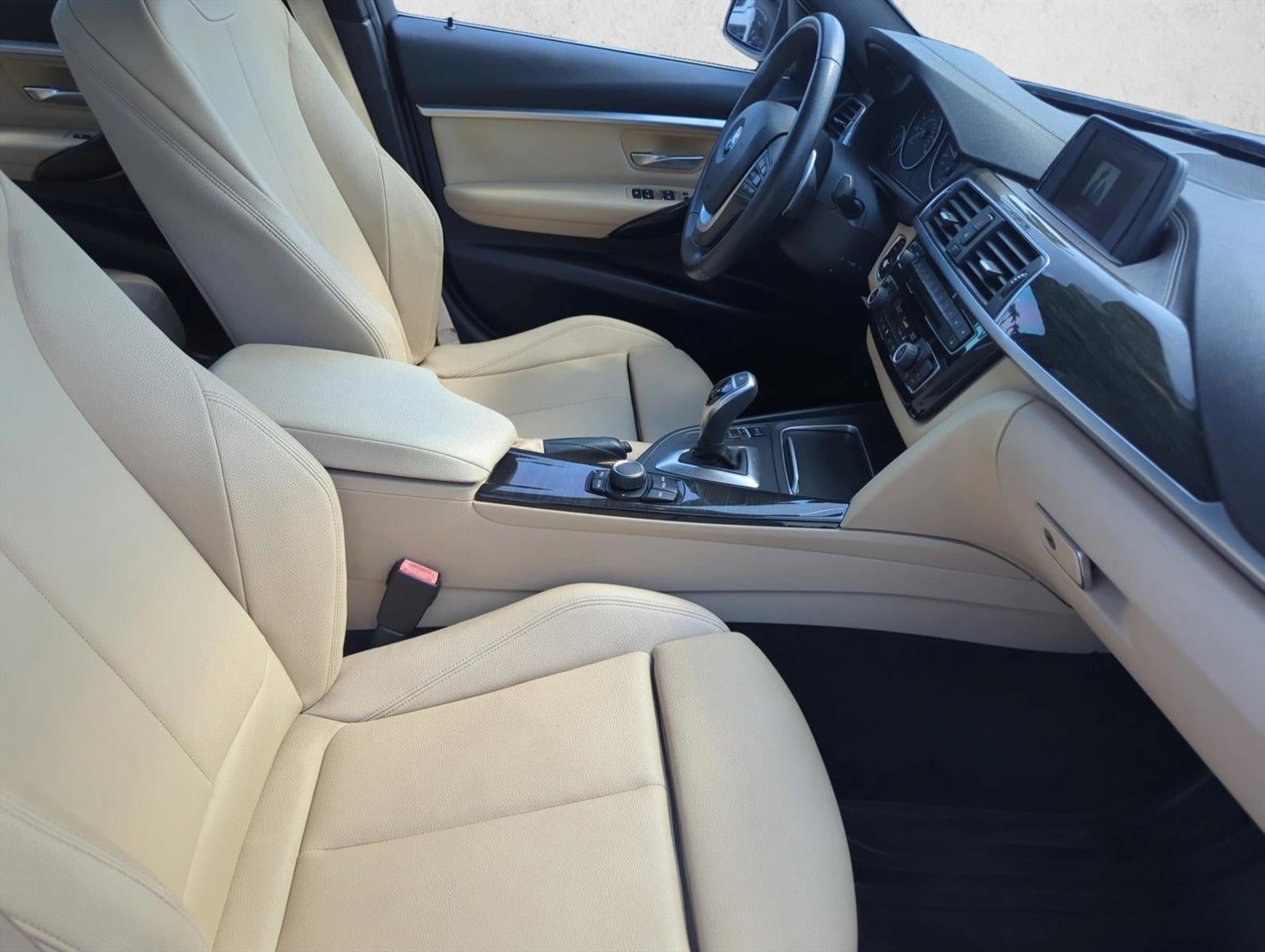 2018 BMW 330i Sedan