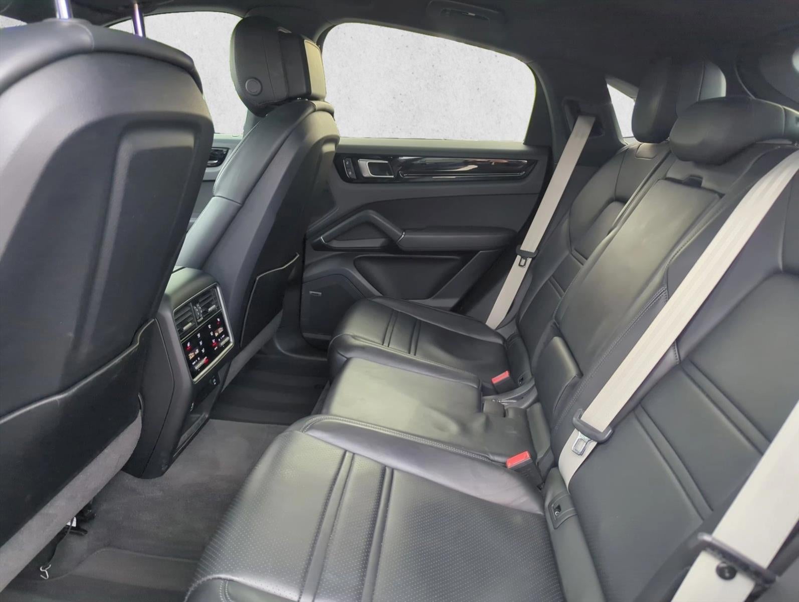 2022 Porsche Cayenne Platinum Edition Coupe AWD
