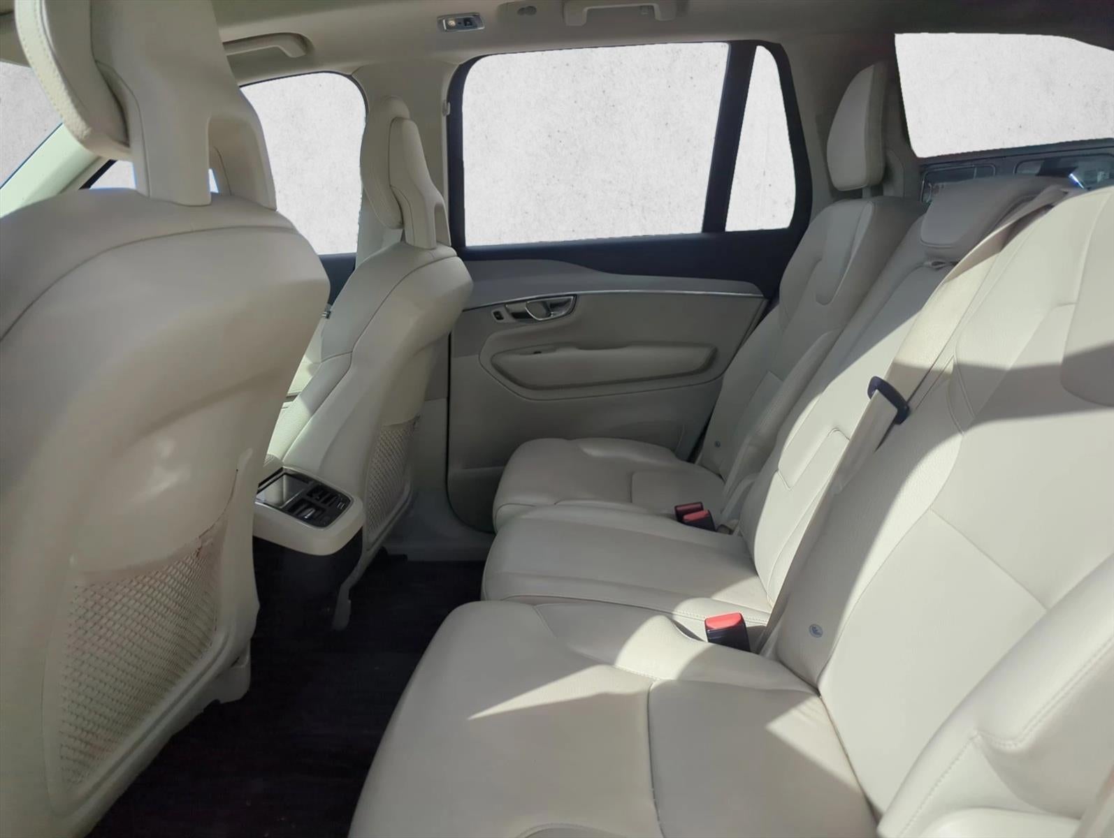 2021 Volvo XC90 T5 FWD Momentum 7P