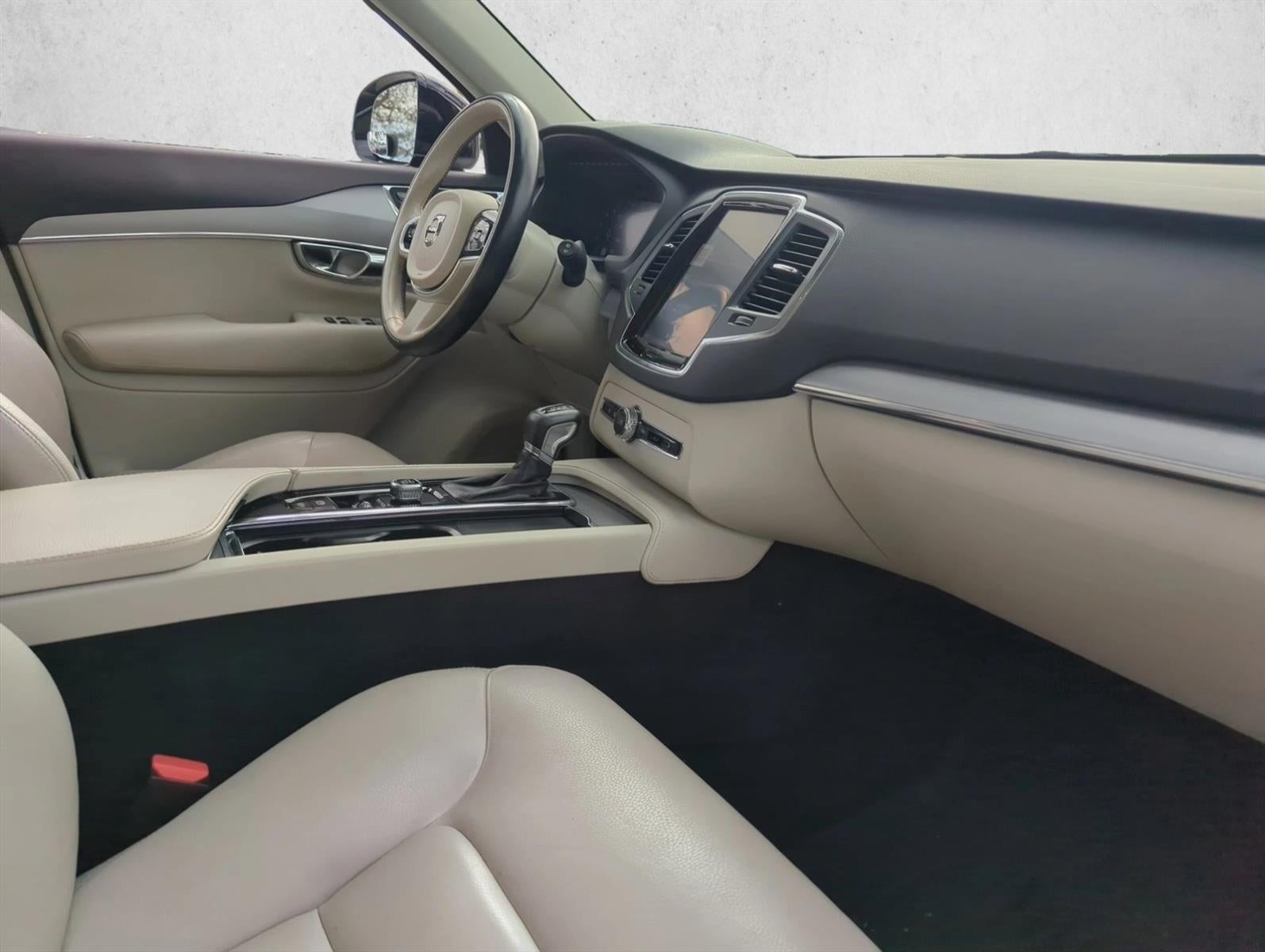 2021 Volvo XC90 T5 FWD Momentum 7P