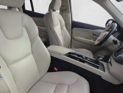 2021 Volvo XC90 T5 FWD Momentum 7P