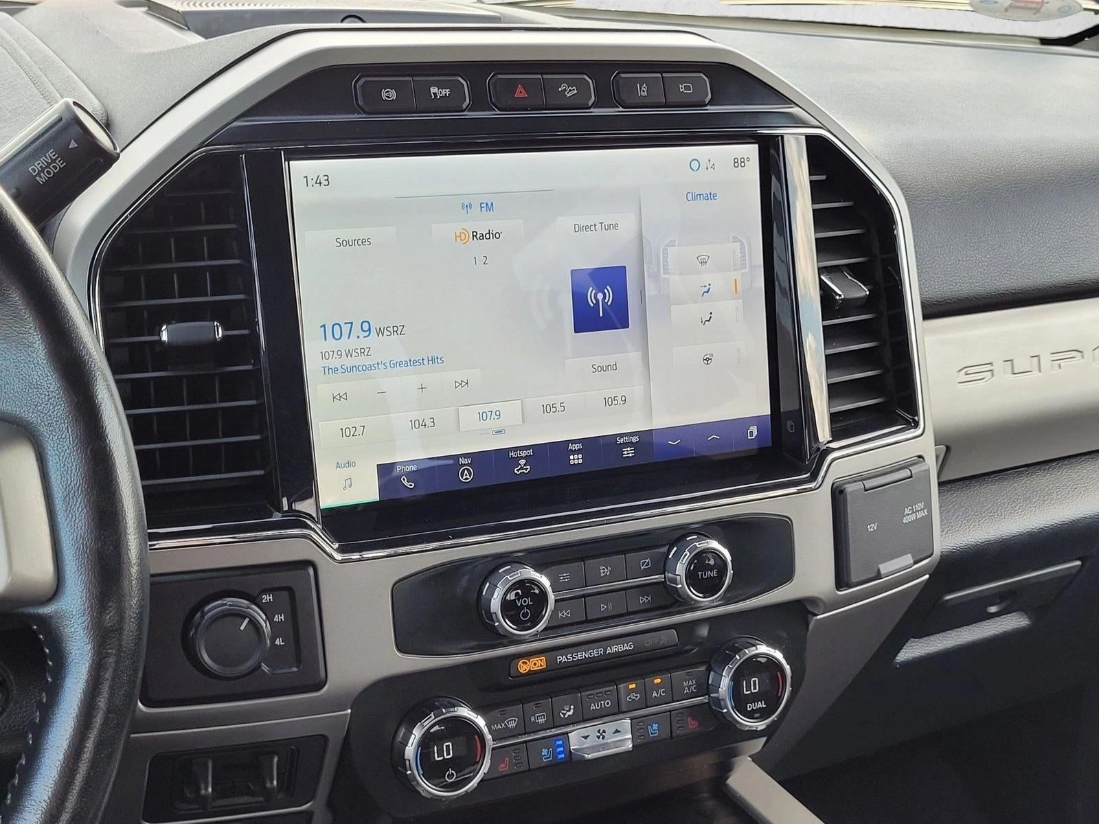 2022 Ford Super Duty F-450 DRW LARIAT 4WD Crew Cab 8' Box