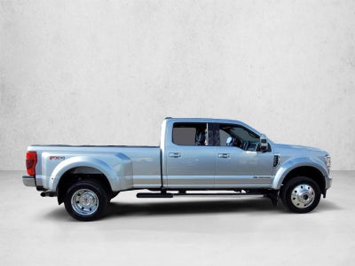 2022 Ford Super Duty F-450 DRW LARIAT 4WD Crew Cab 8' Box