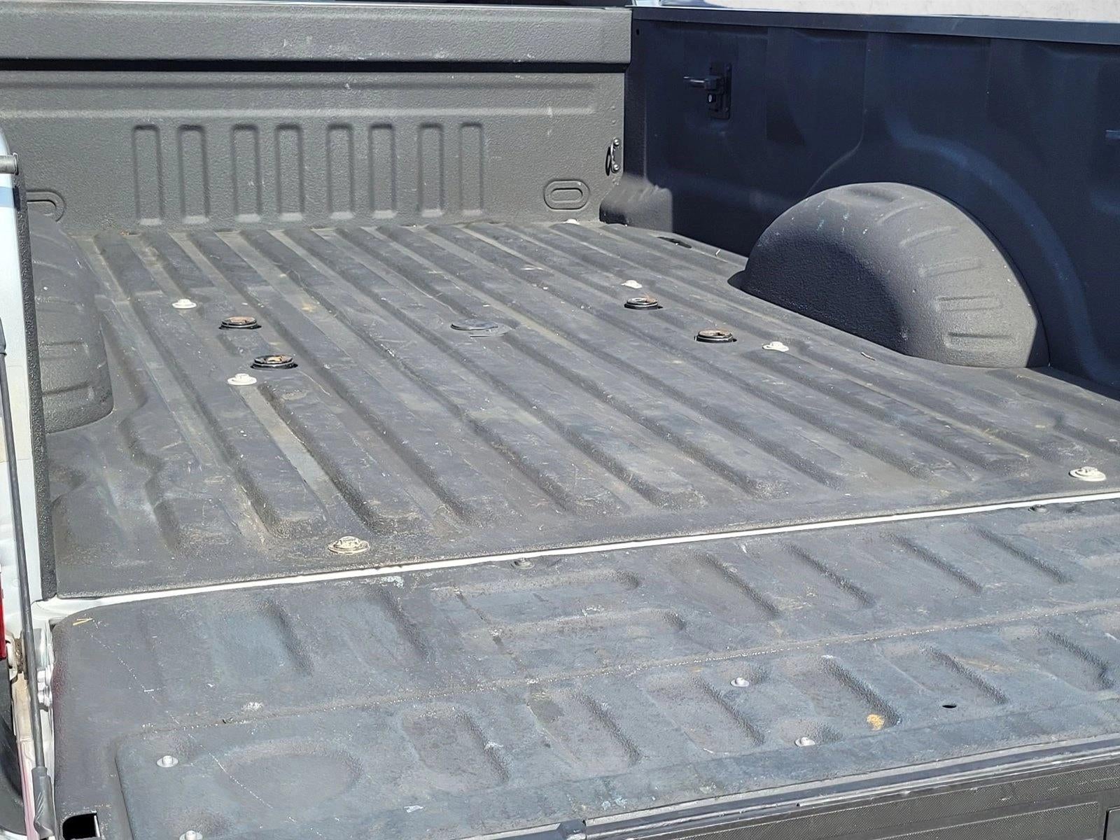 2022 Ford Super Duty F-450 DRW LARIAT 4WD Crew Cab 8' Box