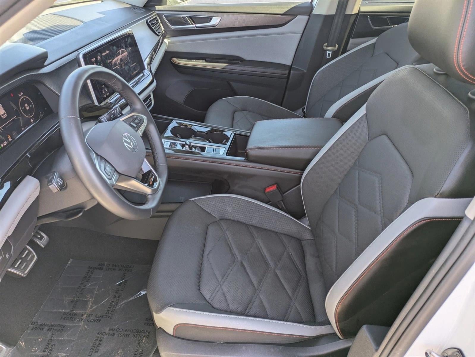 2024 Volkswagen Atlas 2.0T Peak Edition SE w/Technology 4MOTION