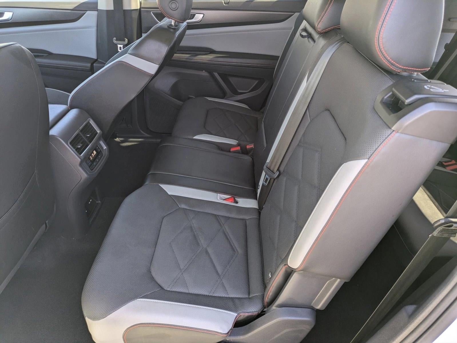 2024 Volkswagen Atlas 2.0T Peak Edition SE w/Technology 4MOTION