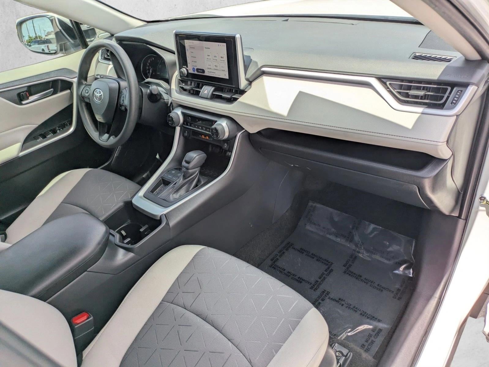 2023 Toyota RAV4 XLE FWD (GS)