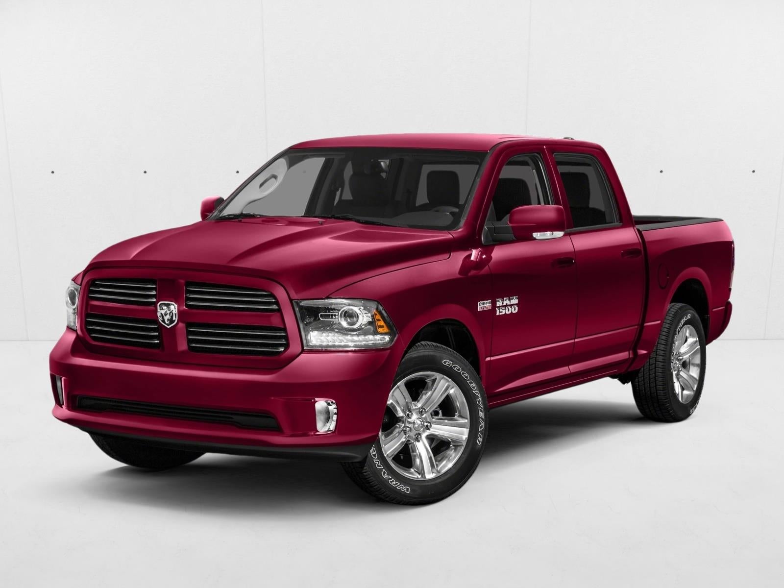 2016 RAM 1500 4WD Crew Cab 5.7 Ft Box Express
