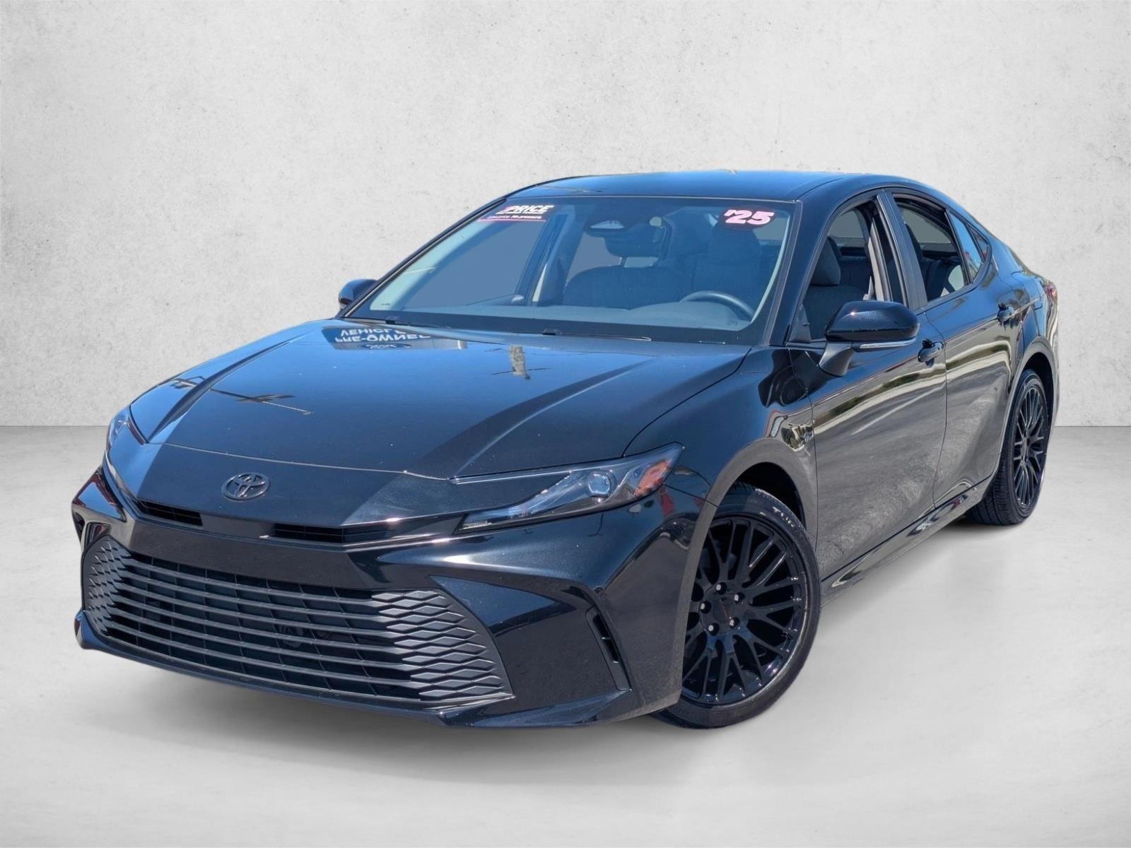 2025 Toyota Camry LE (SE)