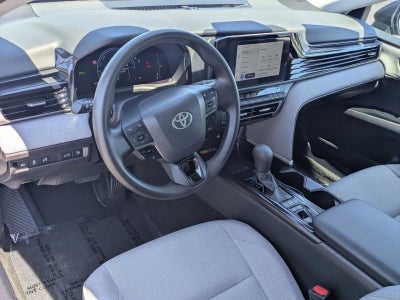 2025 Toyota Camry LE (SE)