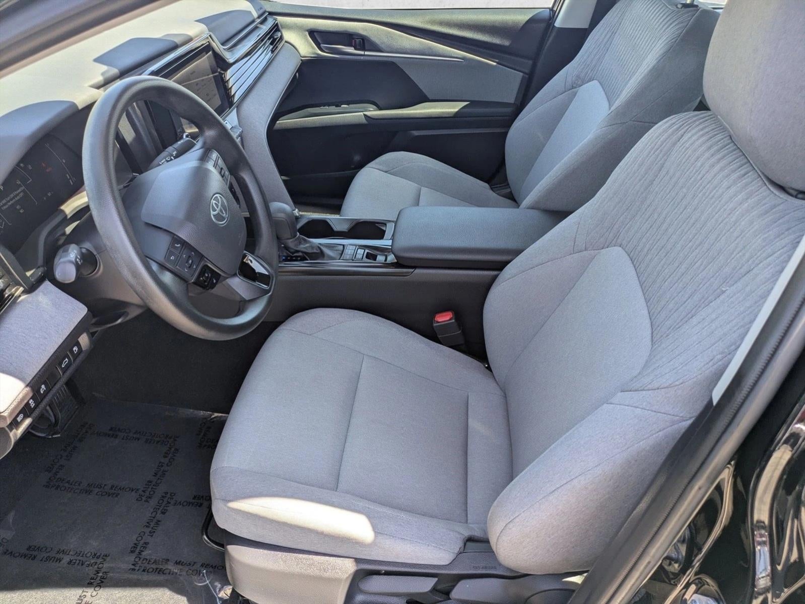 2025 Toyota Camry LE (SE)