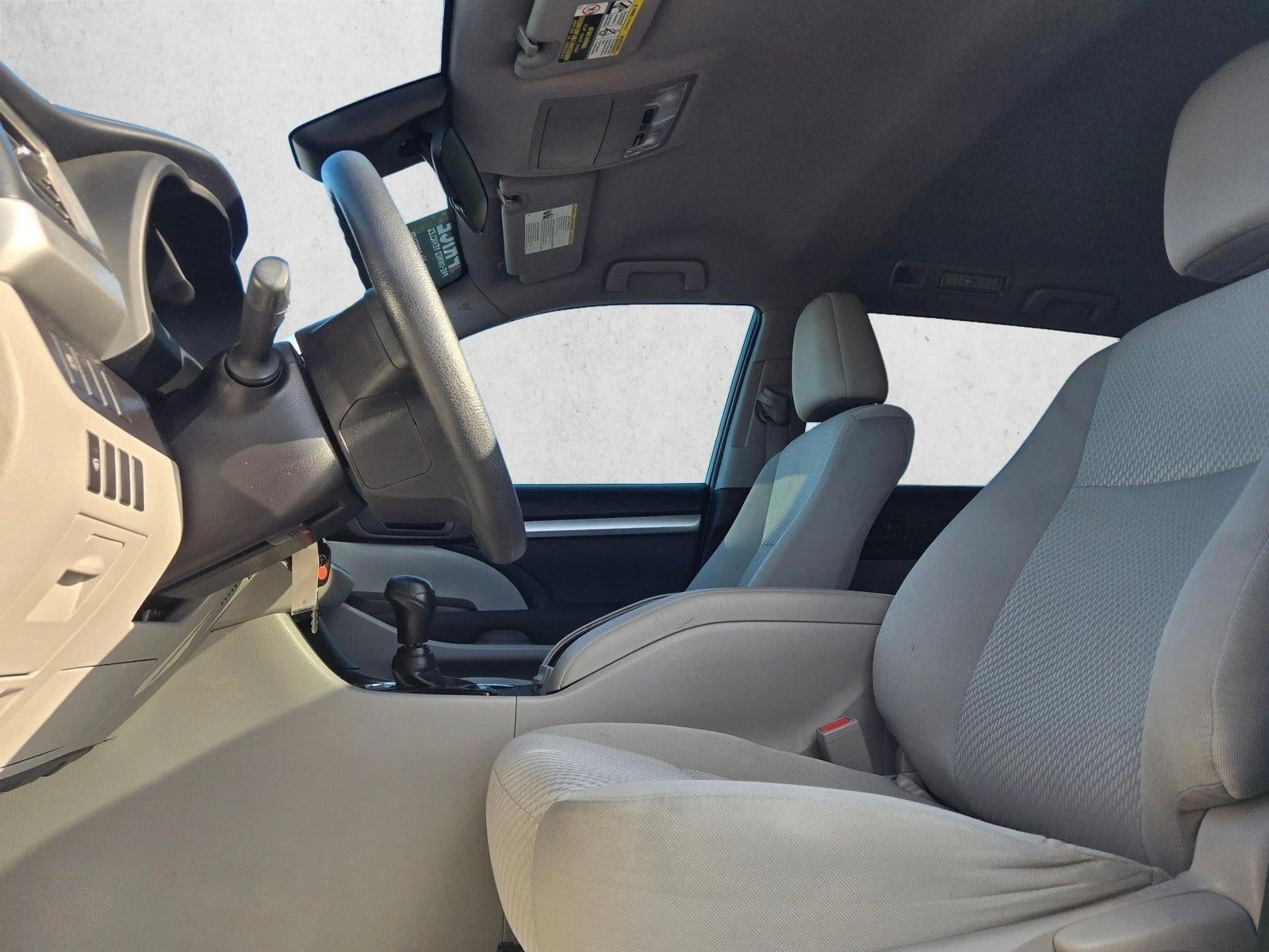 2019 Toyota Highlander LE I4 FWD (Natl)